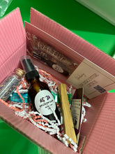 Load image into Gallery viewer, Empowercouture Giftbox