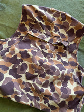 Load image into Gallery viewer, Camo Vest
