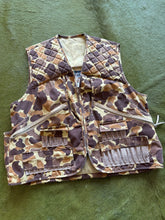 Load image into Gallery viewer, Camo Vest
