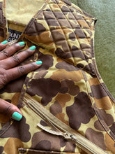 Load image into Gallery viewer, Camo Vest
