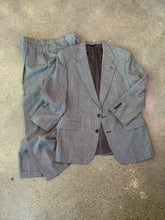 Load image into Gallery viewer, Men’s Oversized Suit
