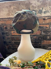 Load image into Gallery viewer, Traditional Camo Snap Back
