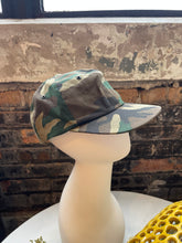 Load image into Gallery viewer, Traditional Camo Snap Back
